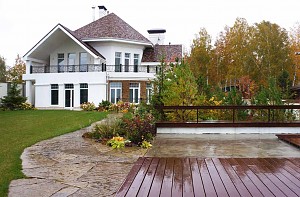 Сад на берегу залива